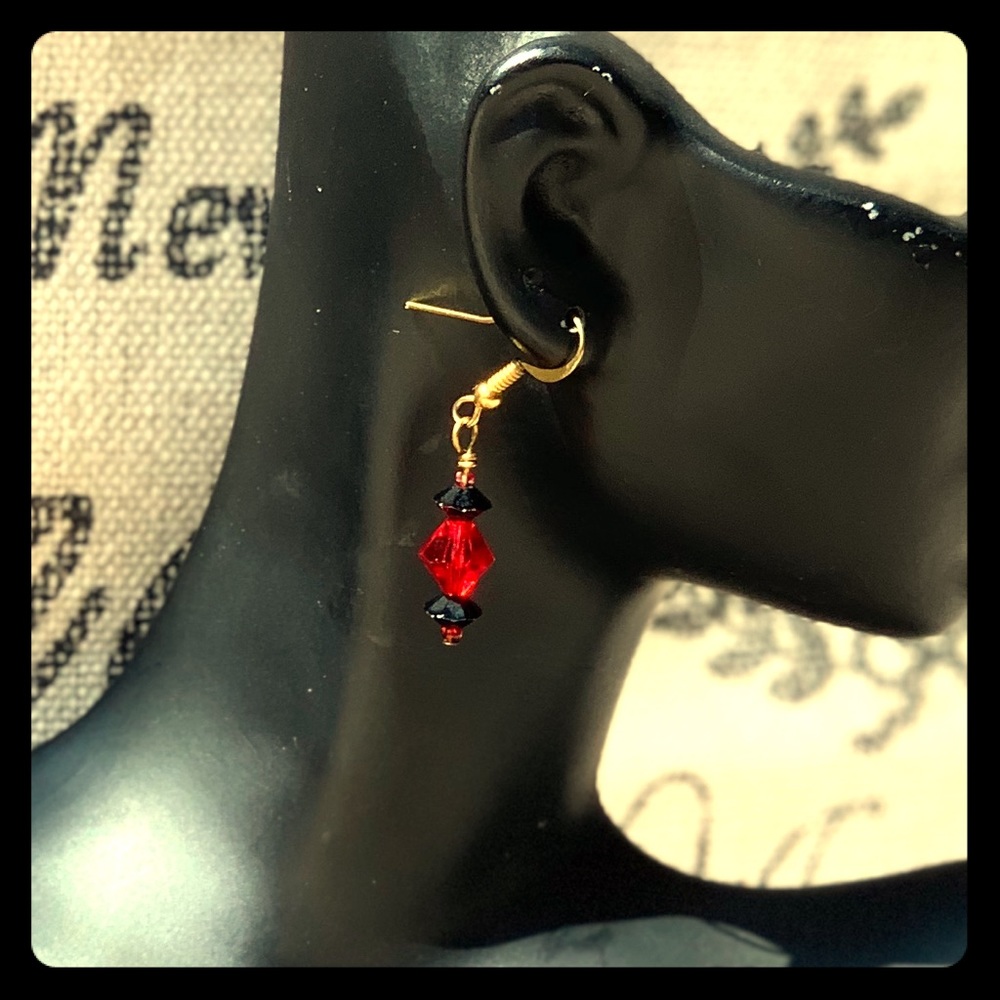 NWT Artisan Made Swarovski Crystal Earrings